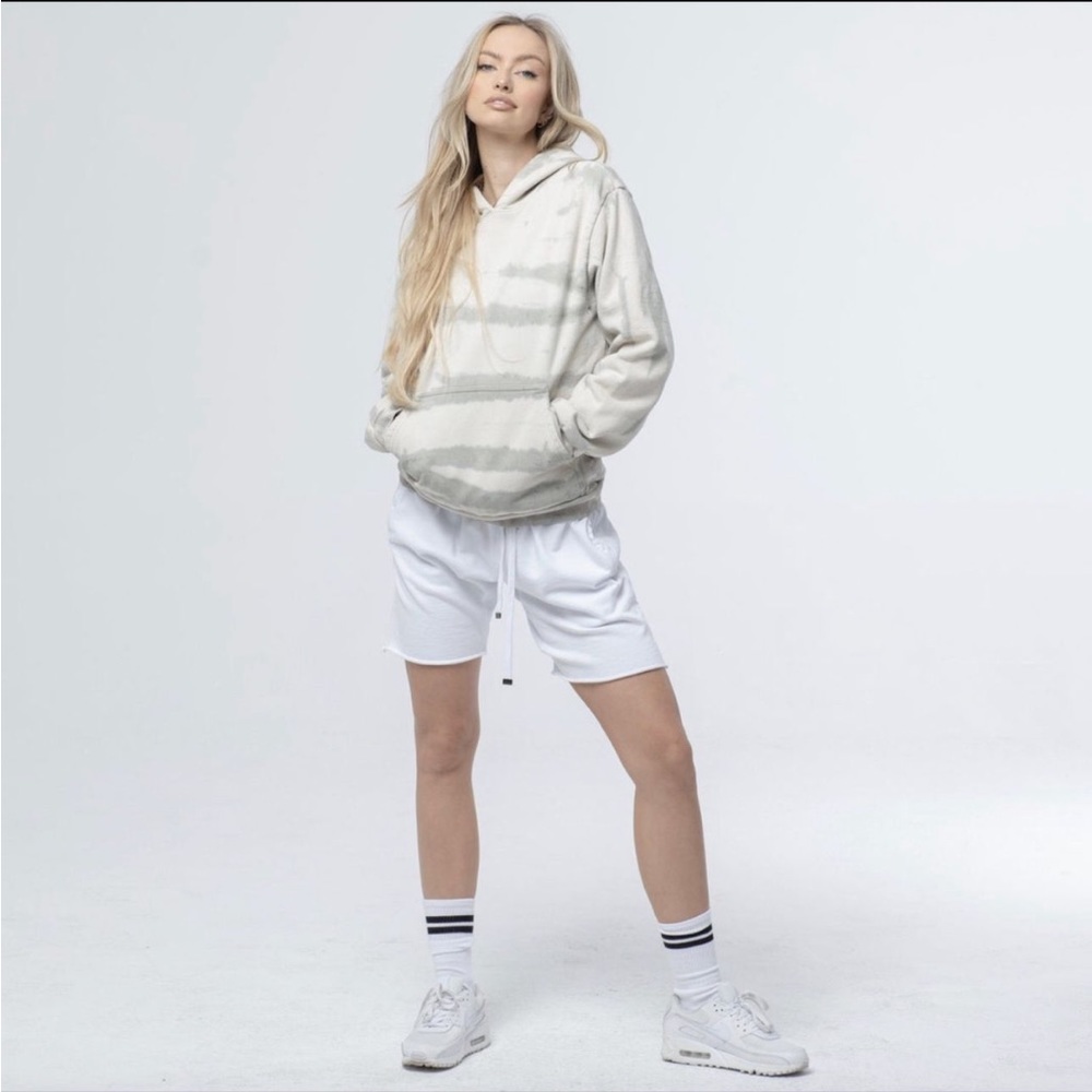Talentless Women’s Heavyweight Hoodie Tiger Wash Size:‎ XS